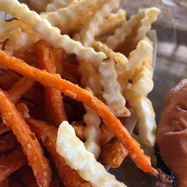 Canyons Burger Company 335 Chambers St