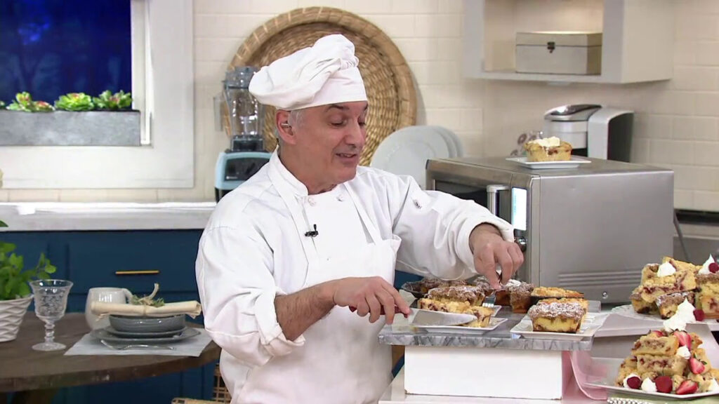 Jimmy The Baker 14 6 5 oz Strawberry Or Cinnamon Crumb Cake Squares 